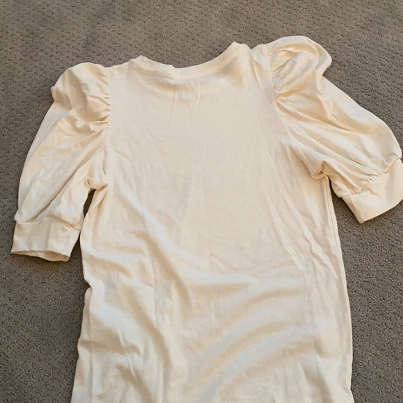 Cream puff sleeve Joie tee- size small - Picture 4 of 4